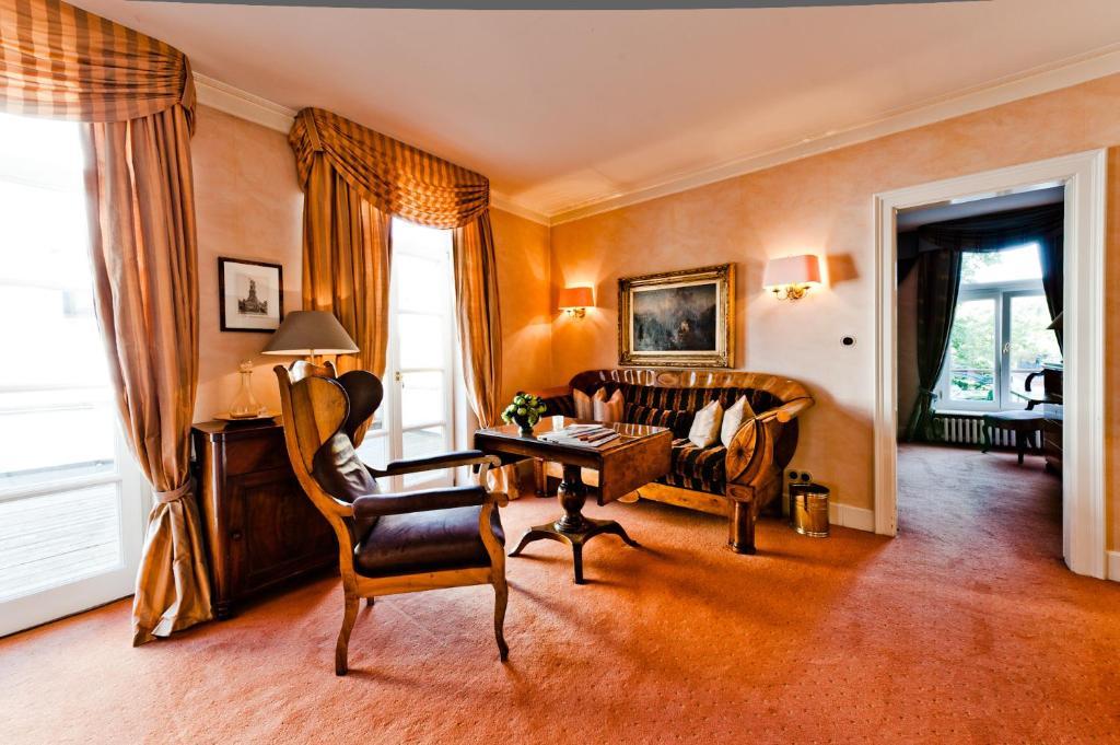 Hotel Kronenschloesschen التيف الغرفة الصورة